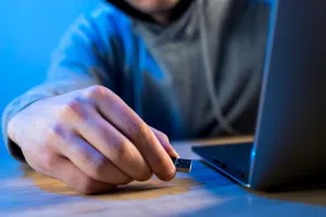 En İyi Ücretsiz USB Şifreleme Programını Hemen İndir!