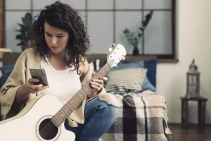Gitar çalmayı öğrenmek için 10 ücretsiz mobil uygulama