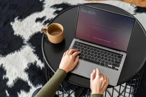 Yaratıcı Profesyoneller İçin En İdeal MacBook Seçimi: Air mi Pro mu?