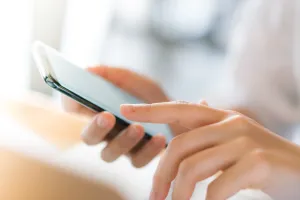 iPhone'dan iPhone'a rehber aktarma: Kişilerinizi sorunsuz bir şekilde nasıl taşıyabilirsiniz?